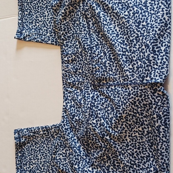 Blue Leppard Print Capri Active Pants - Picture 3 of 5